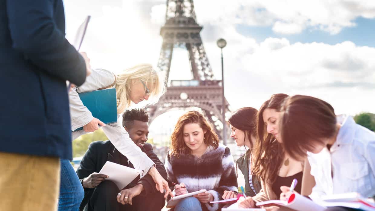 Study in France: Fully Funded UNIV’R Scholarships International student
